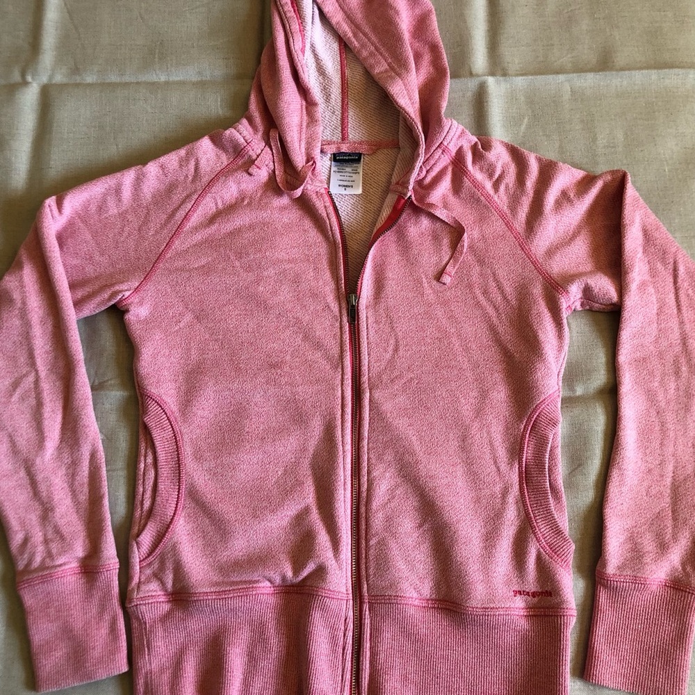 Patagonia pink hoodie. Excellent condition women SMALL